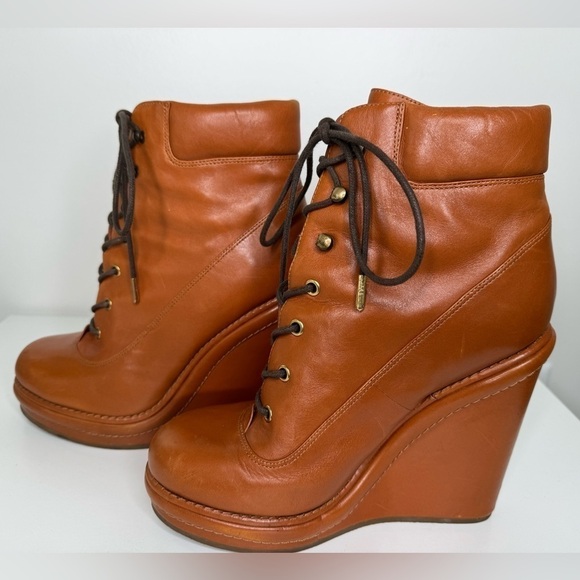 Marc by Marc Jacobs Red-Brown Leather Ankle Boots - Elevate Your Style - Picture 4 of 8